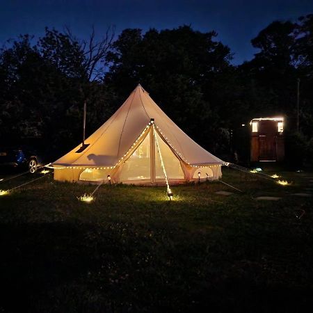 Quex Livery Glamping 버칭턴 외부 사진