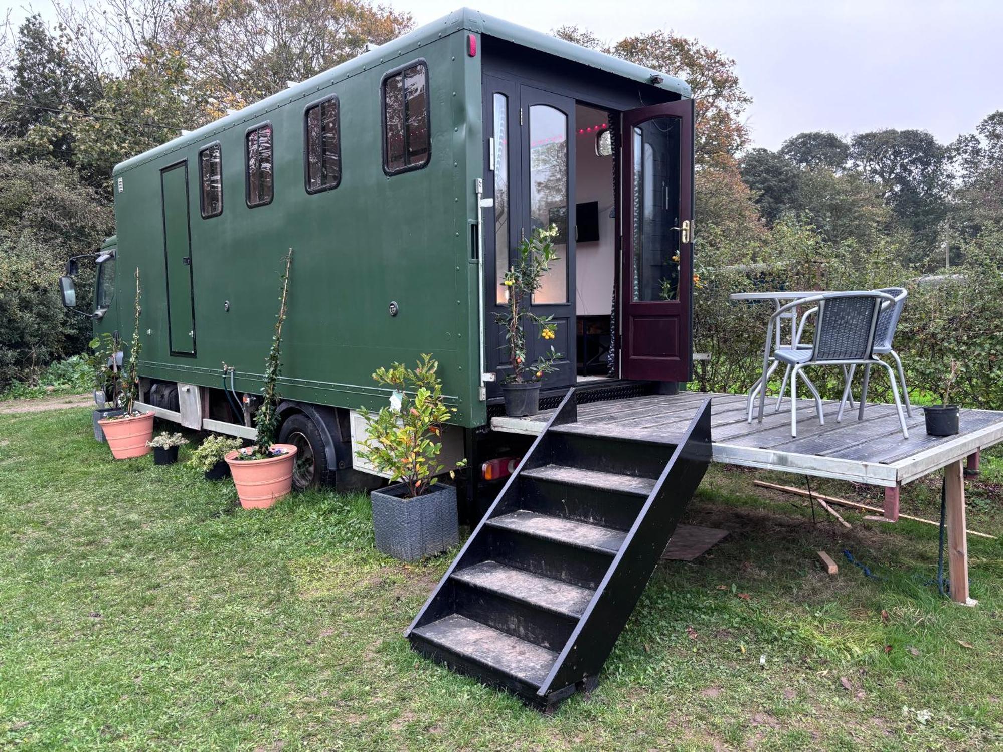 Quex Livery Glamping 버칭턴 외부 사진